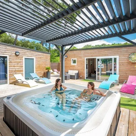 Flower Au Bois Des Biches Κάμπινγκ 4*