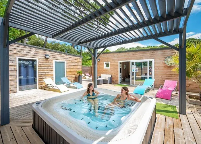 Flower Au Bois Des Biches Κάμπινγκ 4*