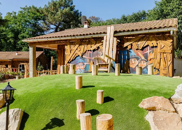 Flower Au Bois Des Biches 4*