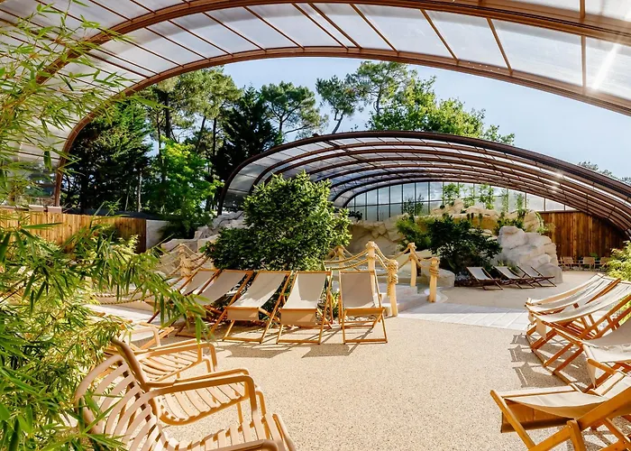 Flower Au Bois Des Biches Κάμπινγκ 4*