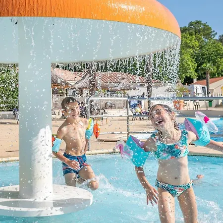 Flower Au Bois Des Biches