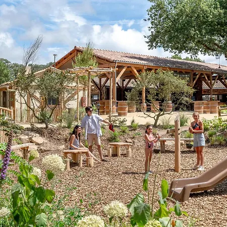 Kamp alanı Flower Au Bois Des Biches Saint-Hilaire-de-Riez