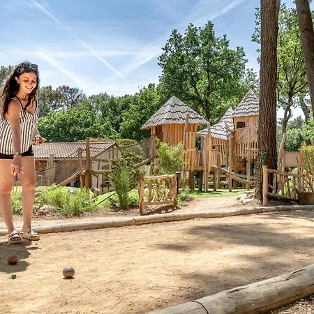 Flower Au Bois Des Biches Kamp alanı 4*