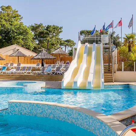 Kamp alanı Flower Au Bois Des Biches 4*